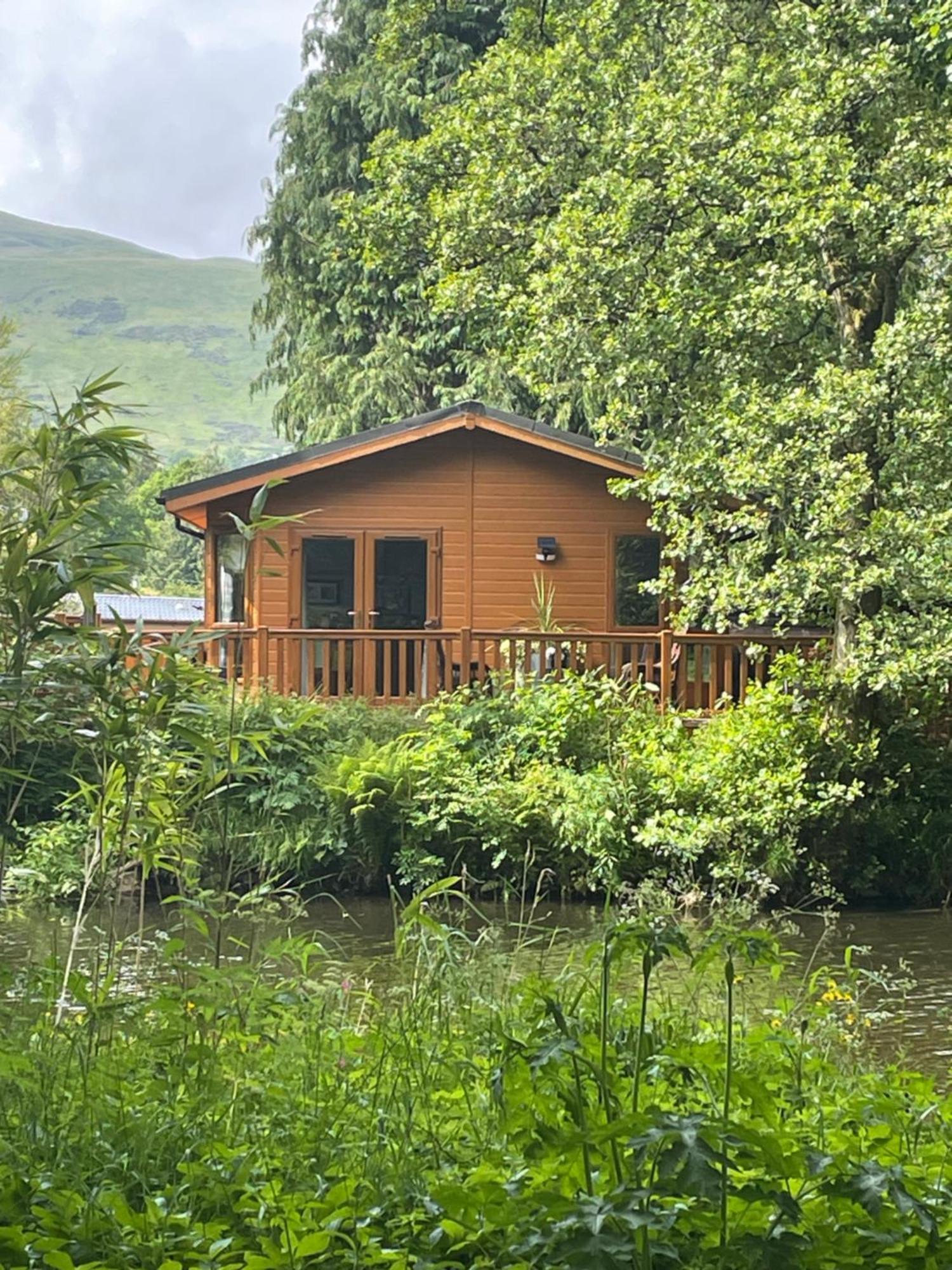 Riverbank Lodge Dollar Exterior photo